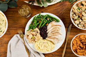 P03-B Traditional-Thanksgiving-Meal